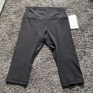 BRAND NEW Lululemon Align Crop